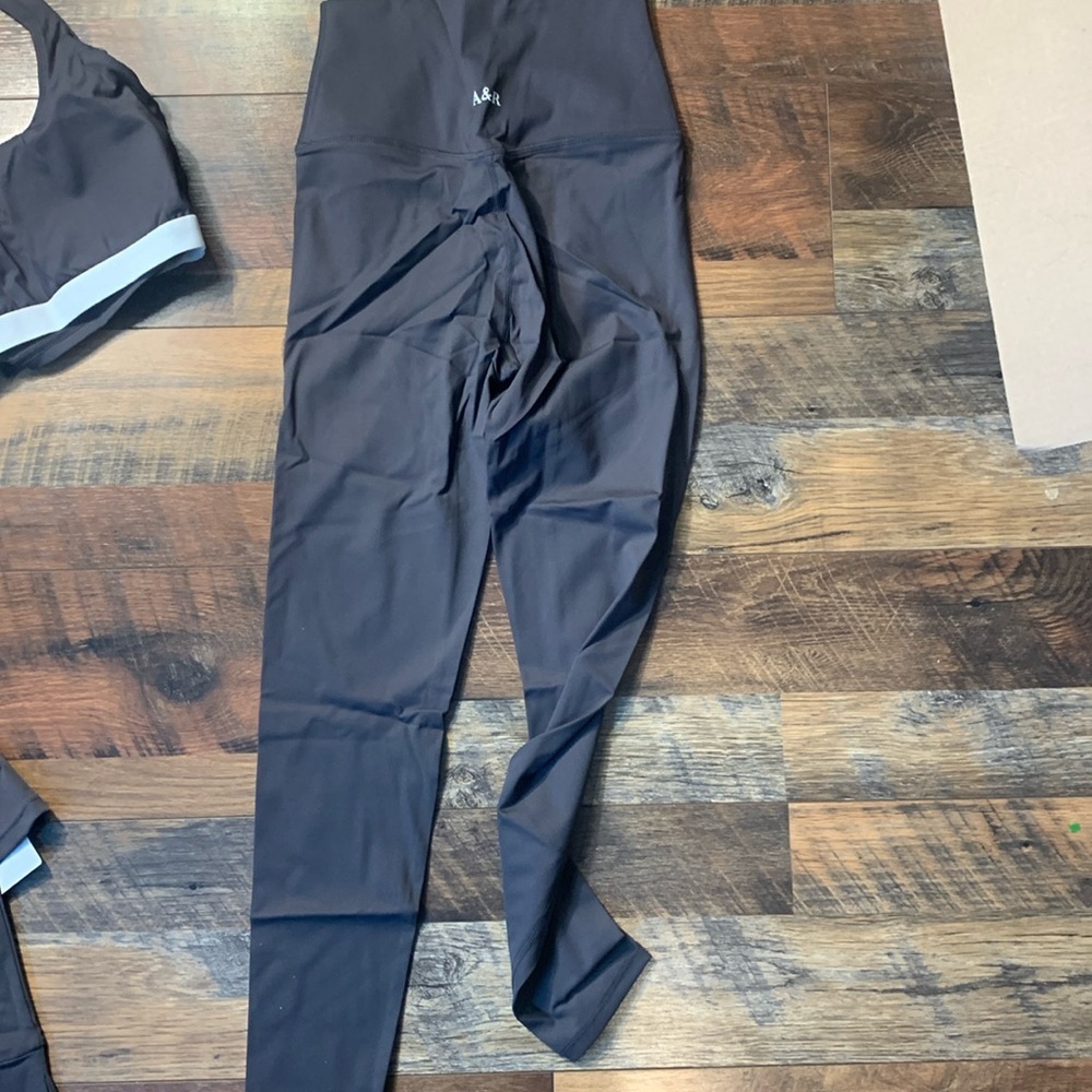 Aria’s Women’s Black/ Gray Activewear Set with Light Blue Trim NWT Sz Med-👇read - Picture 8 of 8